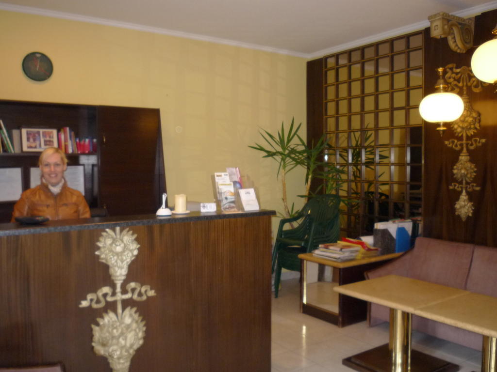 Kaloz Fregatt Panzio & Etterem Hotel Tata Exterior foto